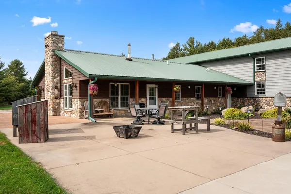$1,250,000 | 1095 80th Street, Amery, WI 54001