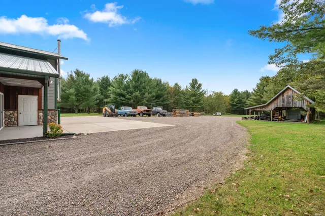 $1,250,000 | 1095 80th Street, Amery, WI 54001