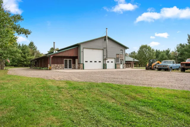 $1,250,000 | 1095 80th Street, Amery, WI 54001