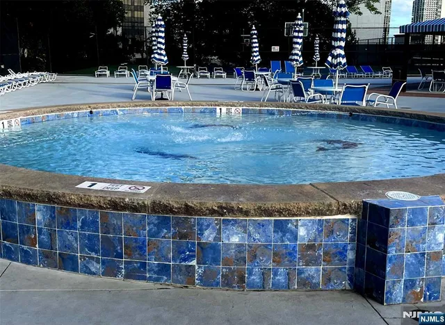 $219,000 | 2100 Linwood, Unit 18N, Fort Lee, NJ 07024