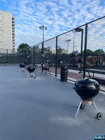 $219,000 | 2100 Linwood, Unit 18N, Fort Lee, NJ 07024