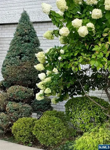 $219,000 | 2100 Linwood, Unit 18N, Fort Lee, NJ 07024