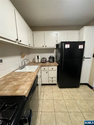 $219,000 | 2100 Linwood, Unit 18N, Fort Lee, NJ 07024