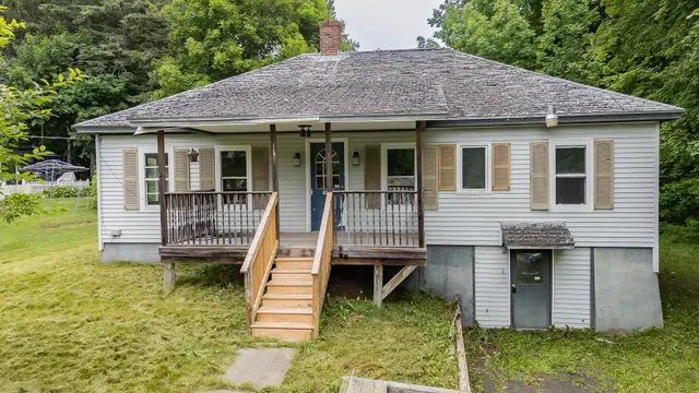 $95,000 | 180 Lawrence Street, Dover-Foxcroft, ME 04426