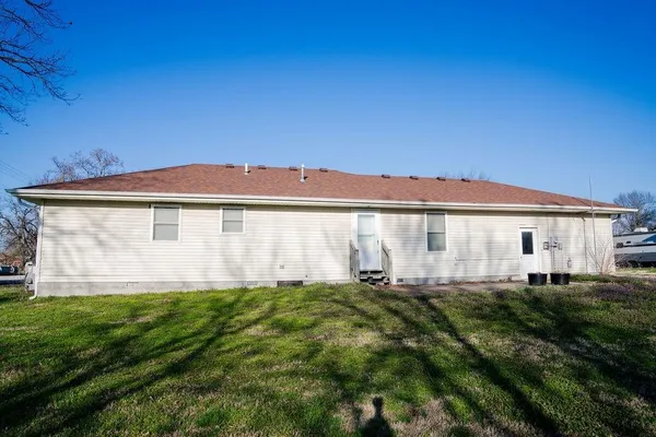 $120,000 | 102 Steuben Court, Erie, KS 66733