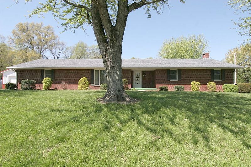 440 Giesler Road Jasper, IN 47546 - Photo 1 of 36 Gallery Image 1