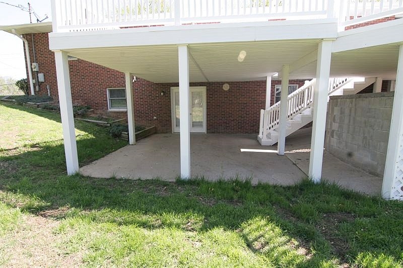 440 Giesler Road Jasper, IN 47546 - Photo 12 of 36 Gallery Image 12
