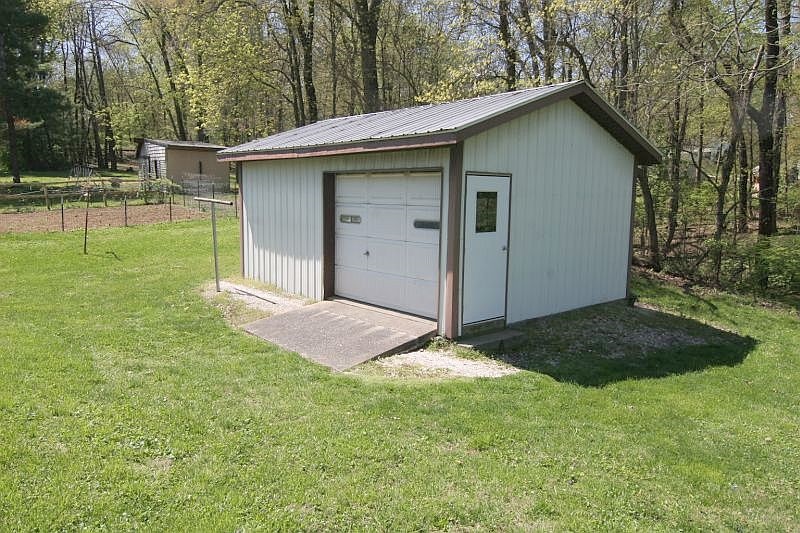 440 Giesler Road Jasper, IN 47546 - Photo 15 of 36 Gallery Image 15