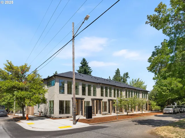 $399,900 | 6011 Northeast 30th Avenue, Unit 4, Portland, OR 97211