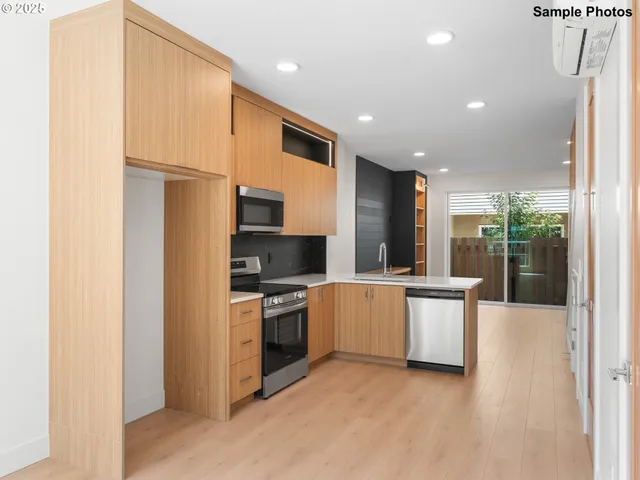 $399,900 | 6011 Northeast 30th Avenue, Unit 4, Portland, OR 97211