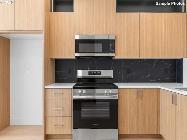 $399,900 | 6011 Northeast 30th Avenue, Unit 4, Portland, OR 97211