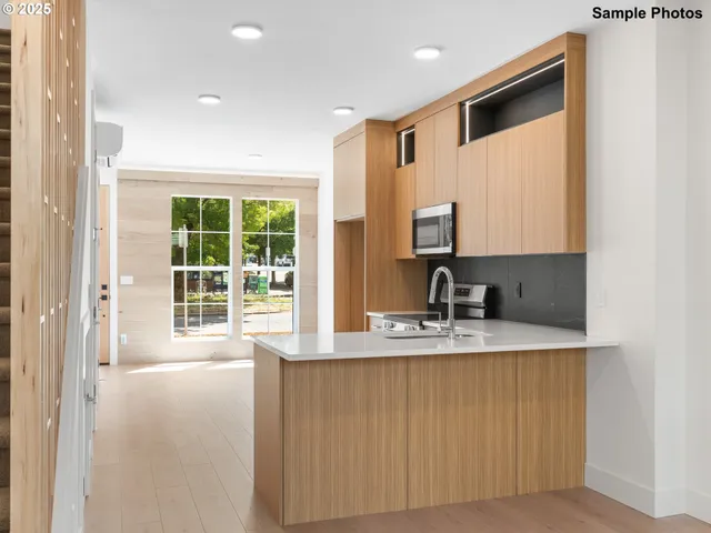 $399,900 | 6011 Northeast 30th Avenue, Unit 4, Portland, OR 97211