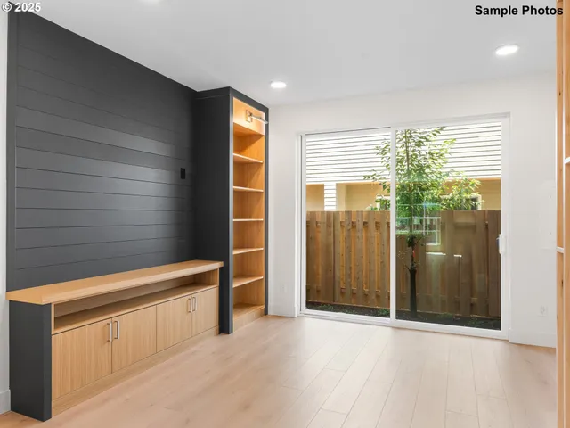 $399,900 | 6011 Northeast 30th Avenue, Unit 4, Portland, OR 97211