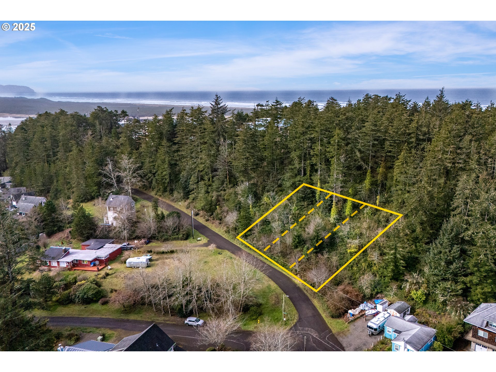 3800 Tl Tillamook, OR 97141 - Photo 2 of 10 a view of a sky from a balcony