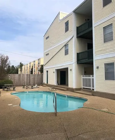 $975 | Undisclosed Address, Metairie, LA 70001
