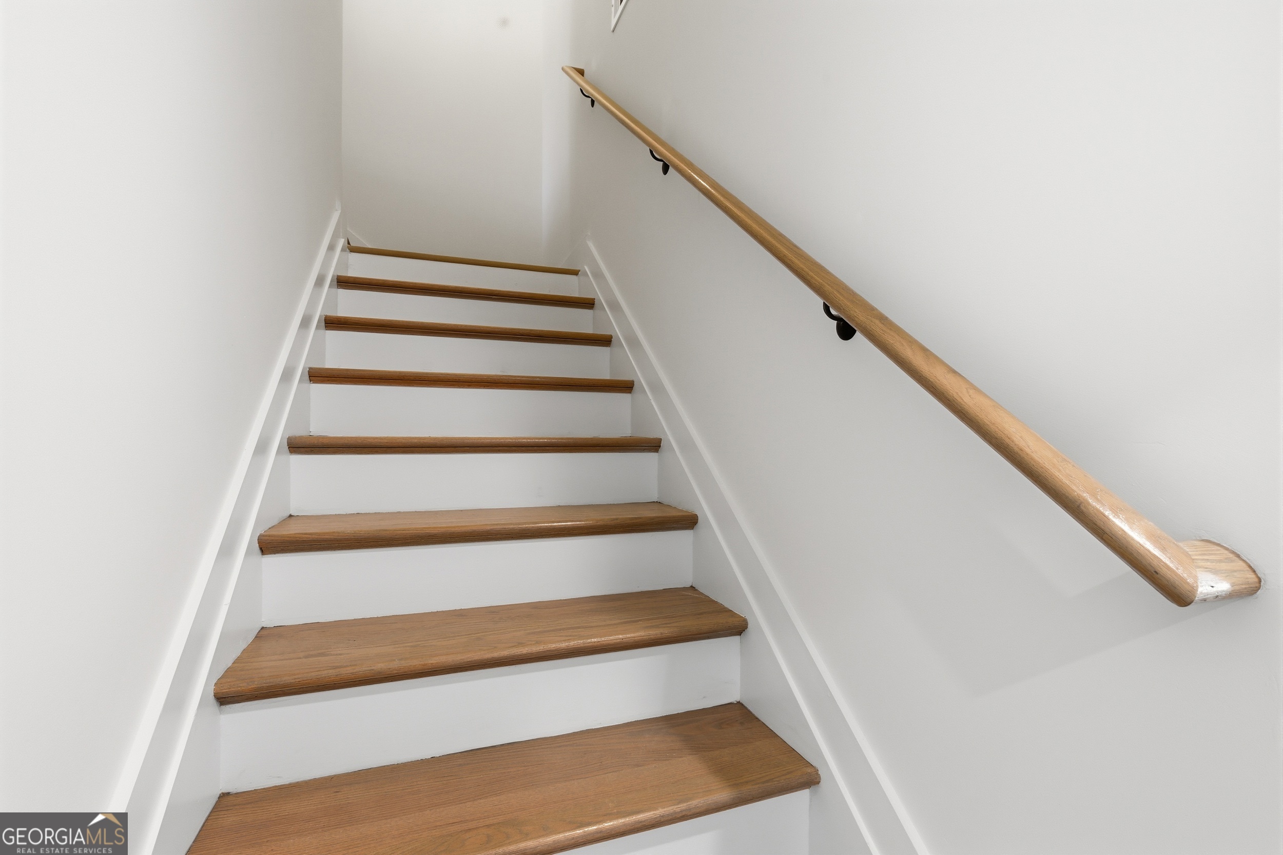 405 Ayers Creek Drive Toccoa, GA 30577 - Photo 27 of 35 a view of entryway