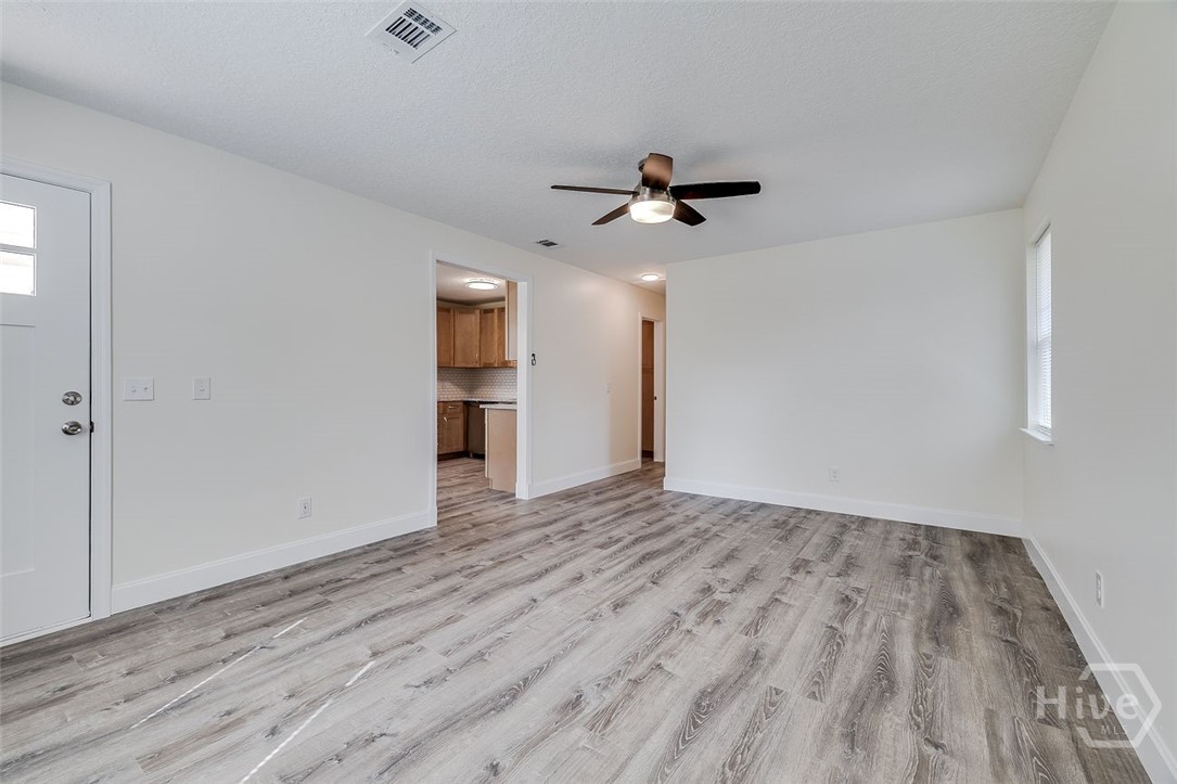 308 East 4th Street Springfield, GA 31329 - Photo 10 of 46 living room