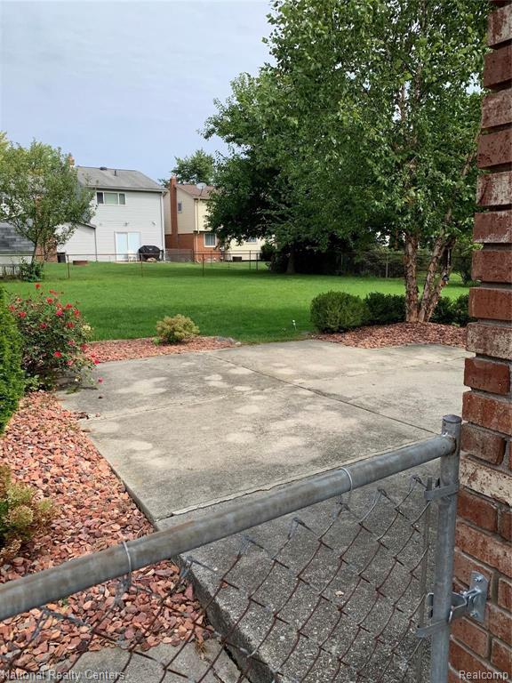 42252 Barchester Road Canton, MI 48187 - Photo 43 of 47