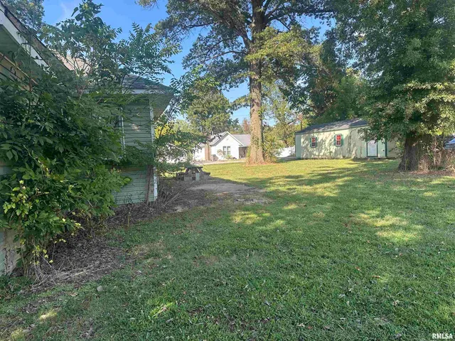 404 South Jackson Street, Carterville, IL 62918