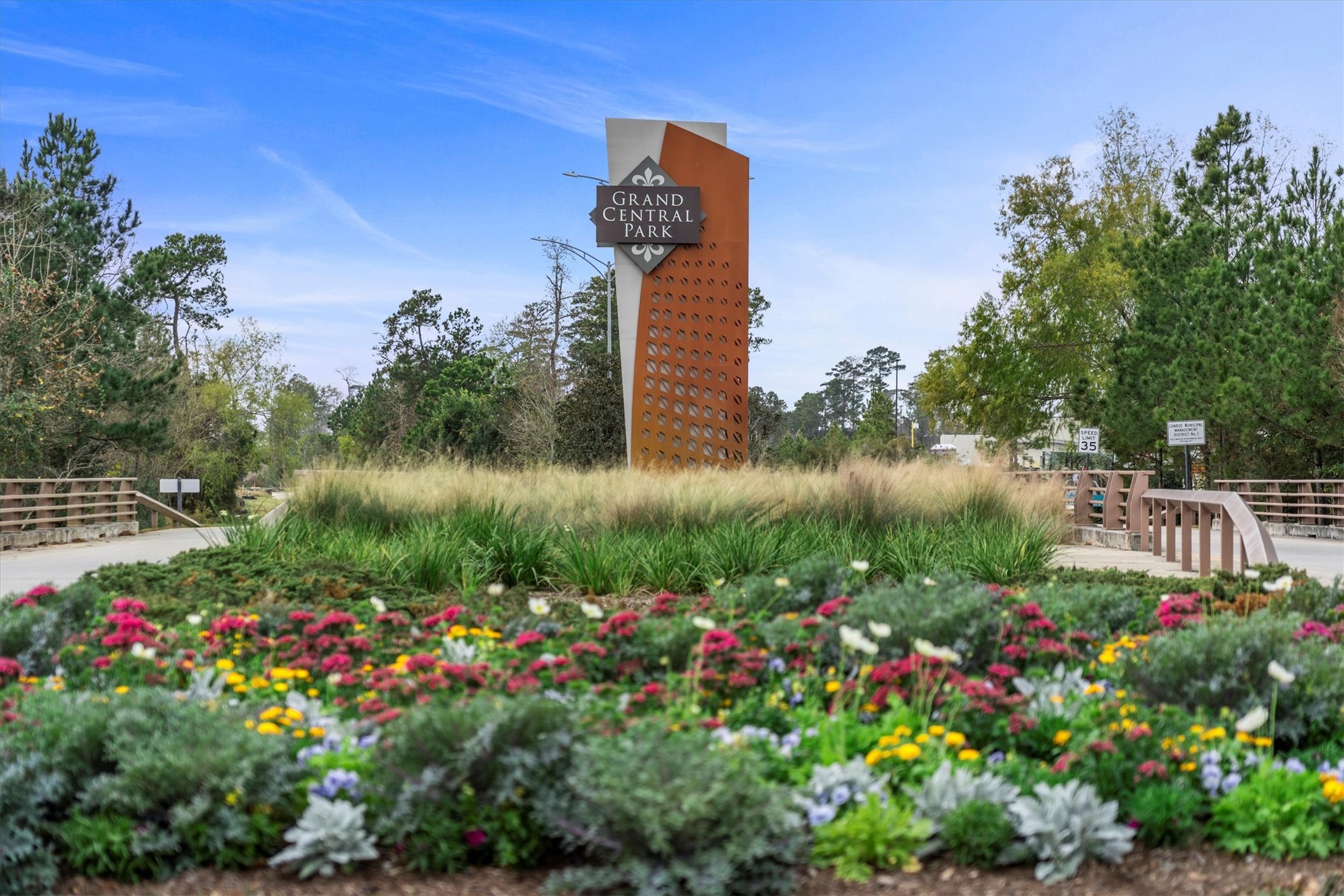 106 Amber Jade Court Conroe, TX 77304 - Photo 38 of 50 a view of a garden