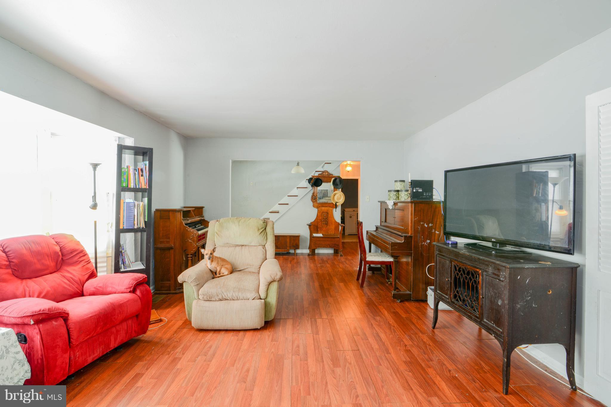 12110 Cedarbrook Lane Laurel, MD 20708 - Photo 6 of 30 Living Room