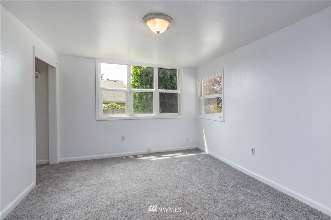 2107 Crystal Springs Road University Place, WA 98466 - Photo 11 of 23 an empty room with a window