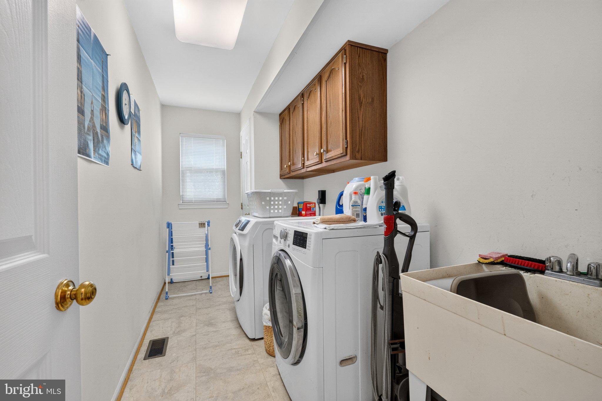2329 Colts Brook Drive Reston, VA 20191 - Photo 30 of 36 Laundry room on main level