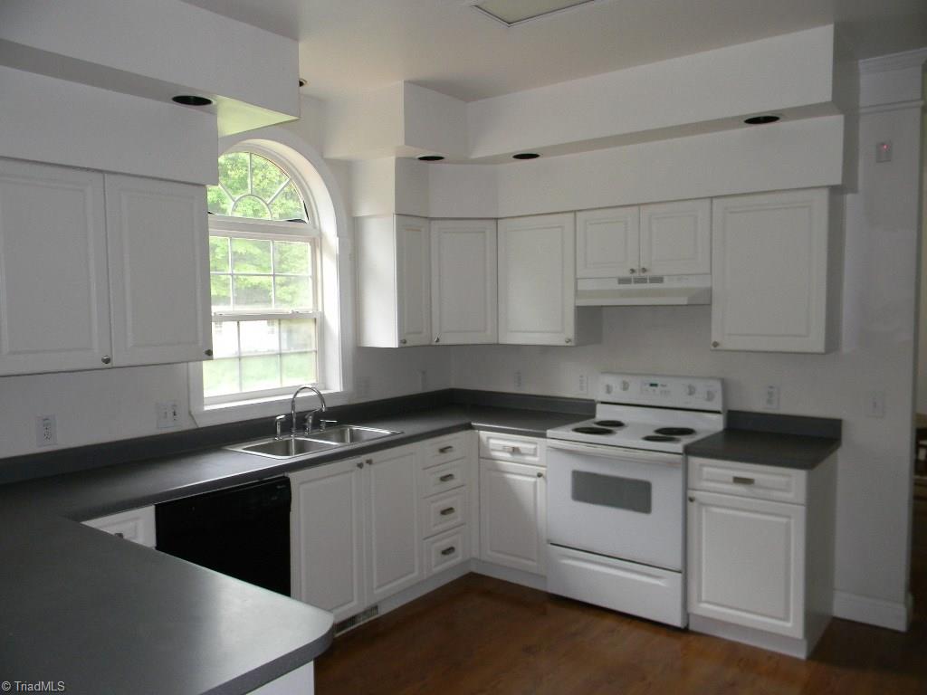 7640 Salem Chapel Road Walnut Cove, NC 27052 - Photo 3 of 15 Gallery Image 3