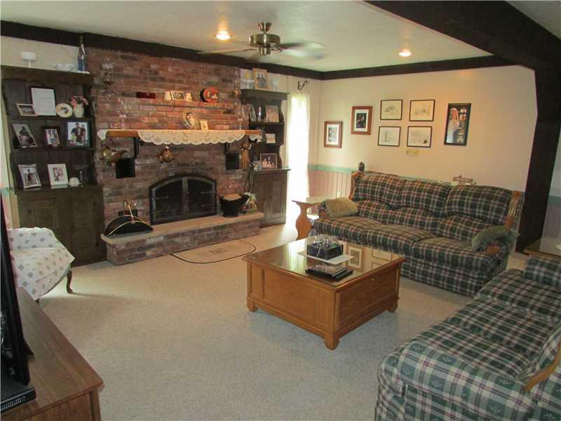 116 Lincoln Road Jefferson Hills, PA 15025 - Photo 14 of 25 Family Room.