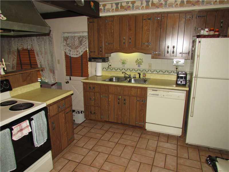 116 Lincoln Road Jefferson Hills, PA 15025 - Photo 9 of 25 Kitchen.