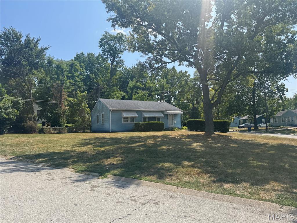 9163 Loganberry Lane Bel-Ridge, MO 63121 - Photo 2 of 14