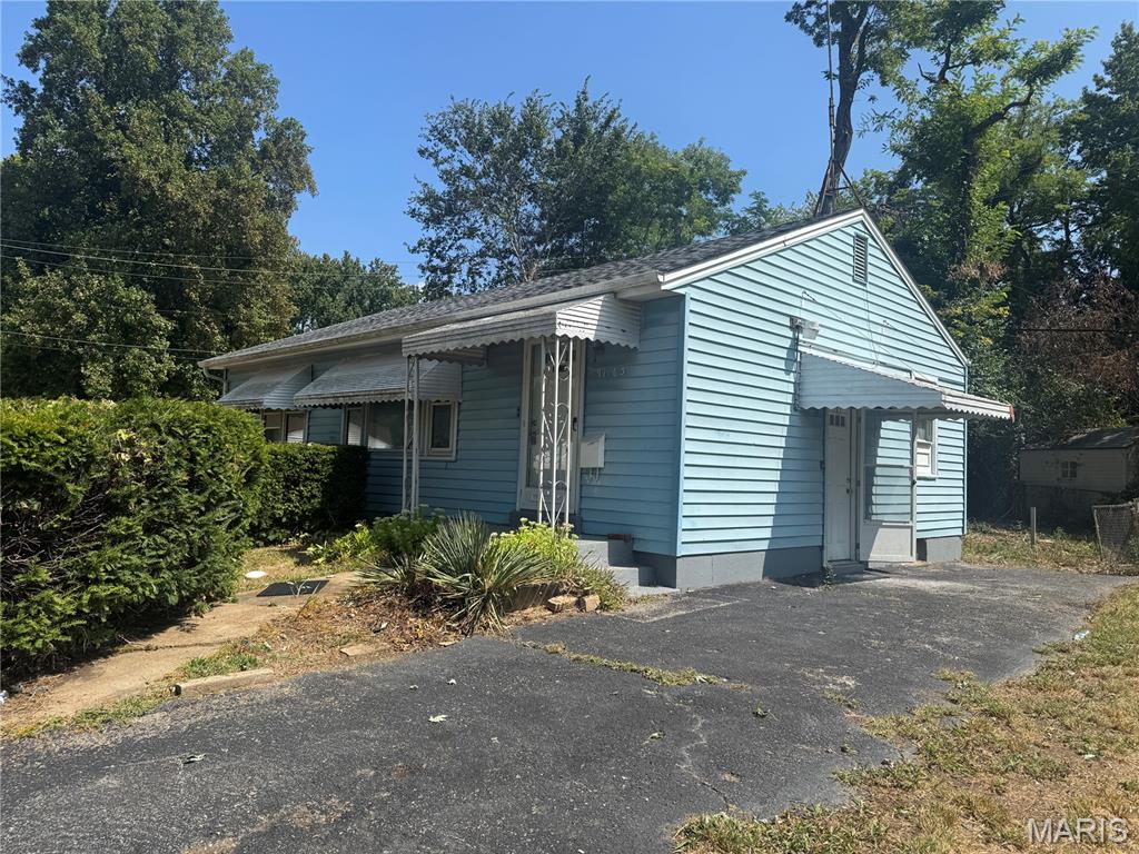 9163 Loganberry Lane Bel-Ridge, MO 63121 - Photo 3 of 14