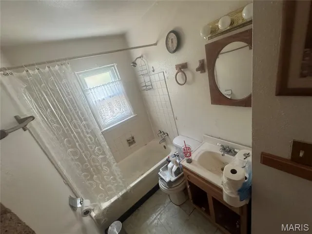 $69,000 | 9163 Loganberry Lane, Bel-Ridge, MO 63121