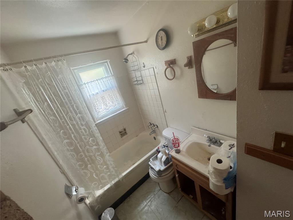 9163 Loganberry Lane Bel-Ridge, MO 63121 - Photo 10 of 14