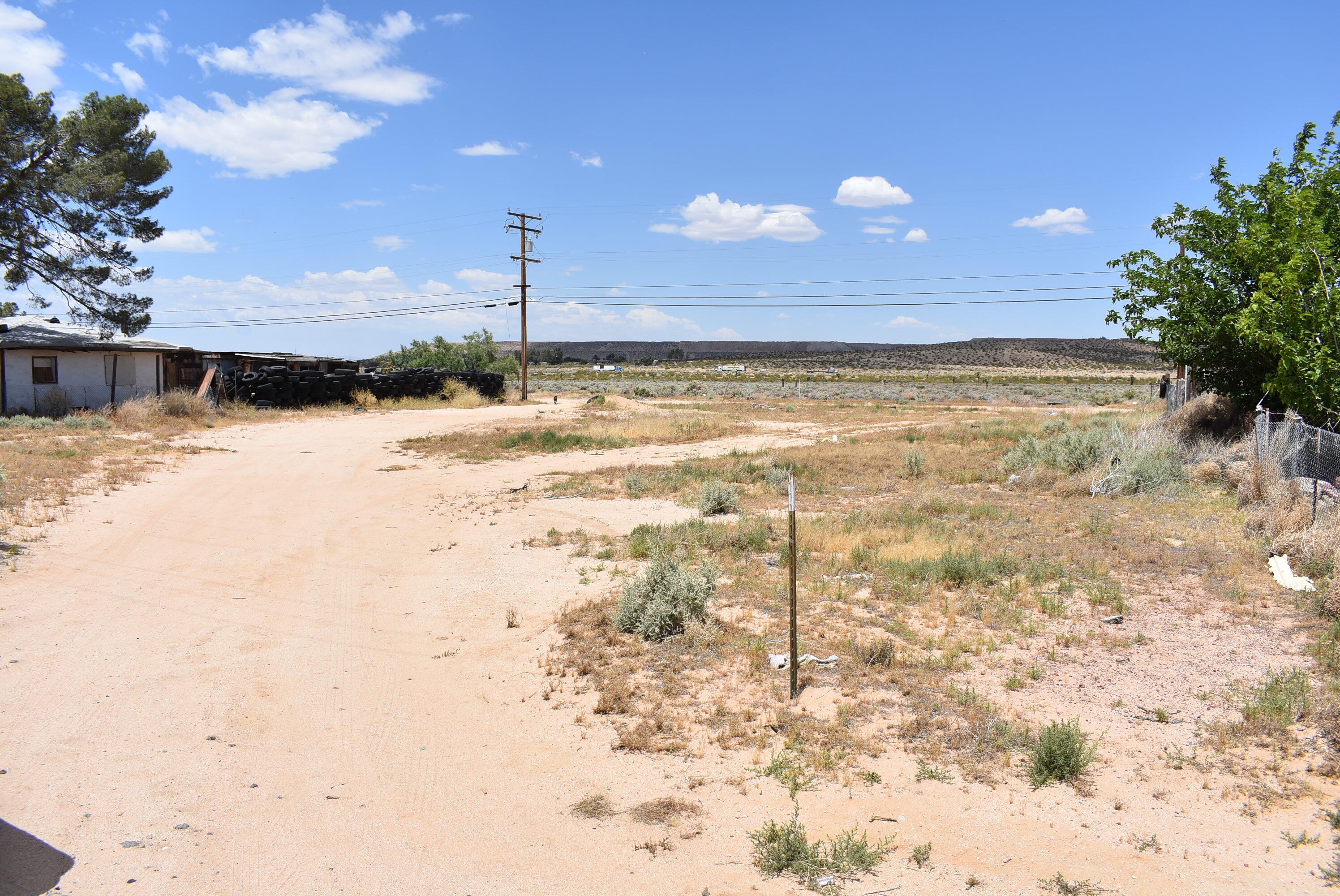 26197 Twenty Mule Team Road Boron, CA 93516 - Photo 12 of 14 a view of an ocean beach