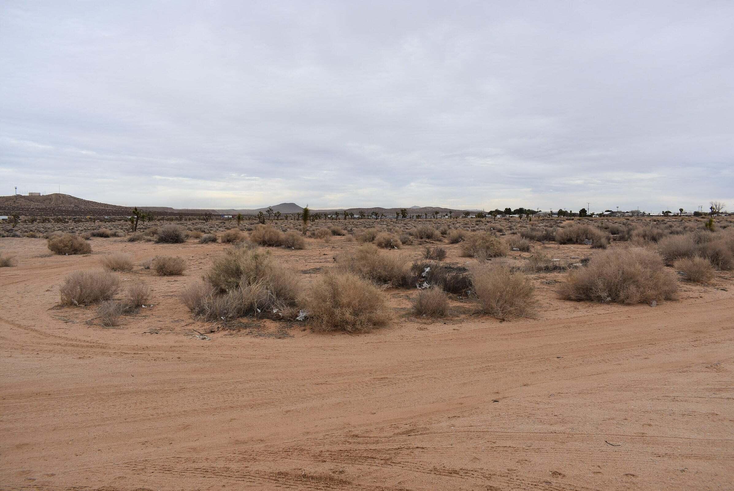 26197 Twenty Mule Team Road Boron, CA 93516 - Photo 10 of 14 an aerial view of houses covered in snow