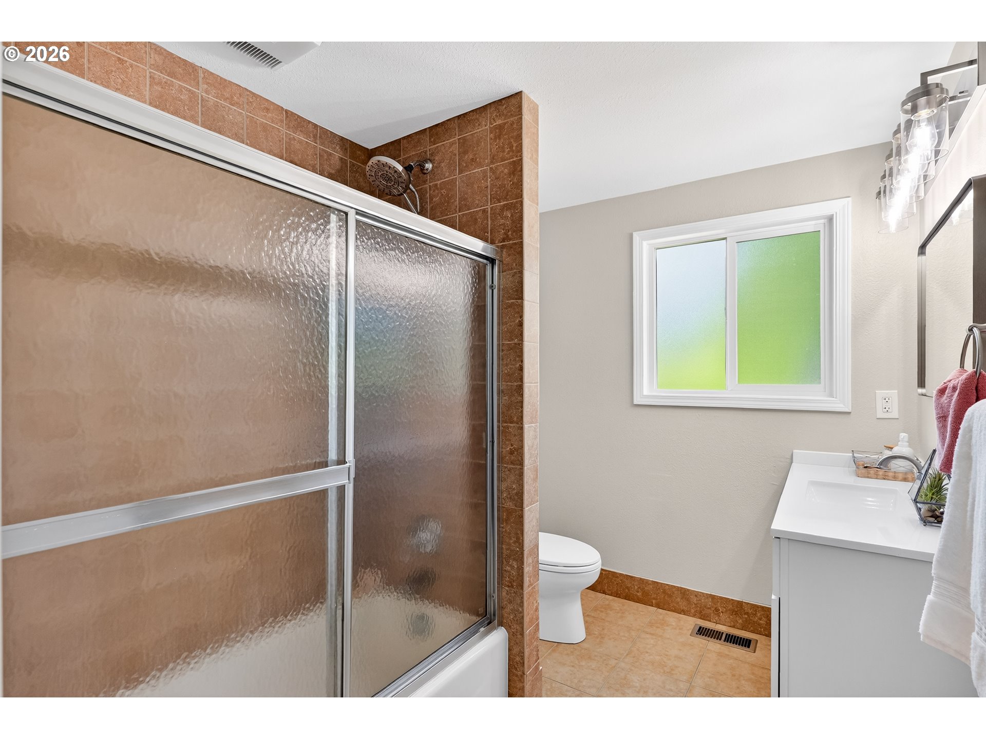 17002 Southeast Bush Street Portland, OR 97236 - Photo 15 of 28 Bathroom