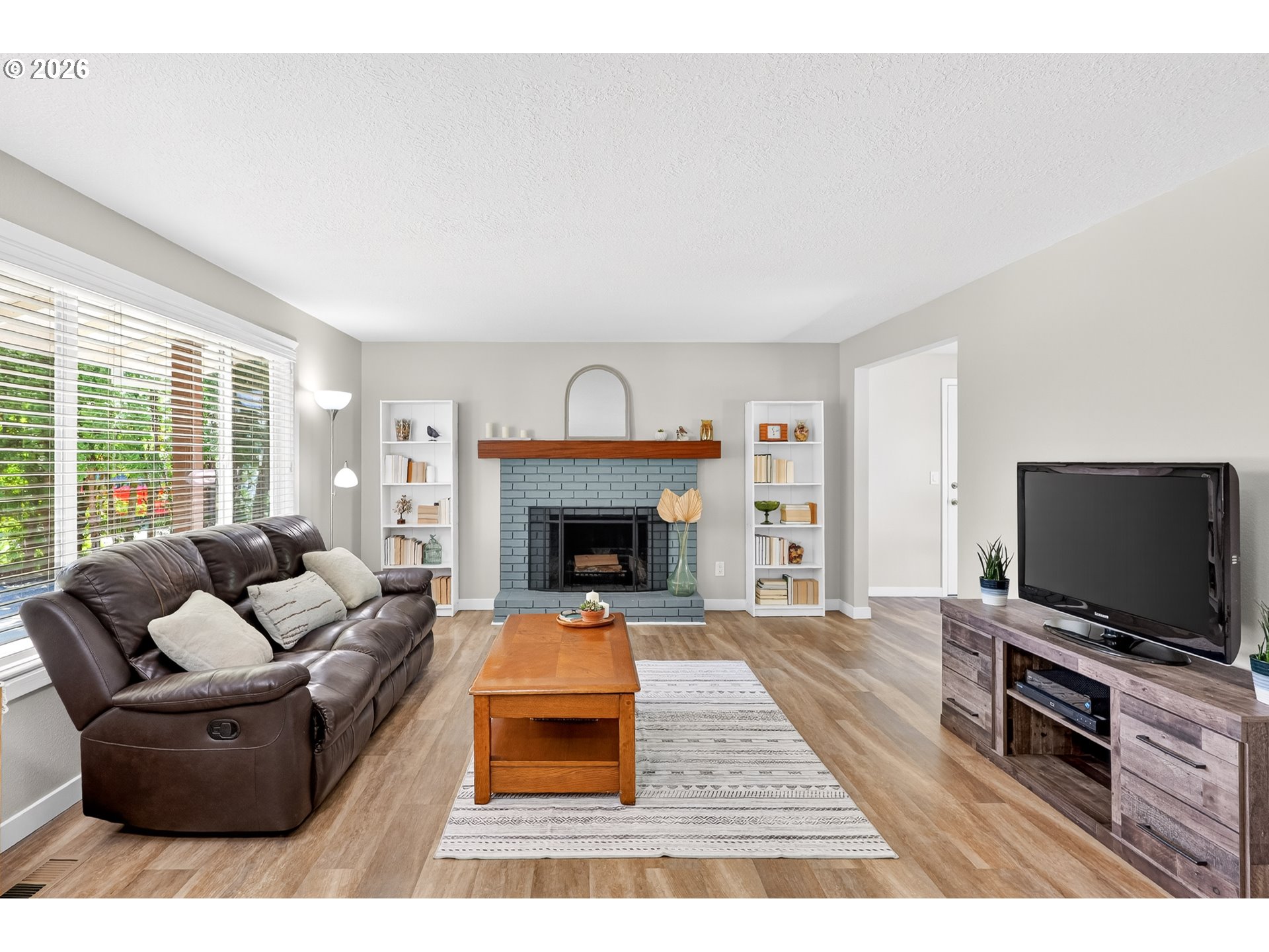 17002 Southeast Bush Street Portland, OR 97236 - Photo 3 of 28 Living Room