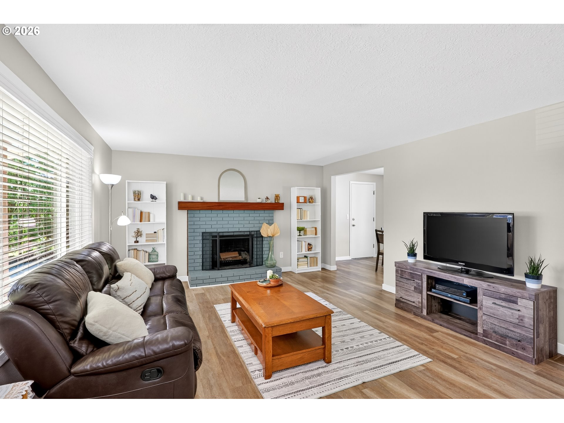 17002 Southeast Bush Street Portland, OR 97236 - Photo 4 of 28 Living Room