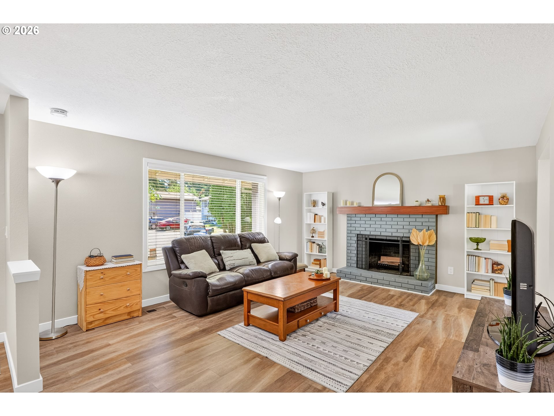 17002 Southeast Bush Street Portland, OR 97236 - Photo 5 of 28 Living Room