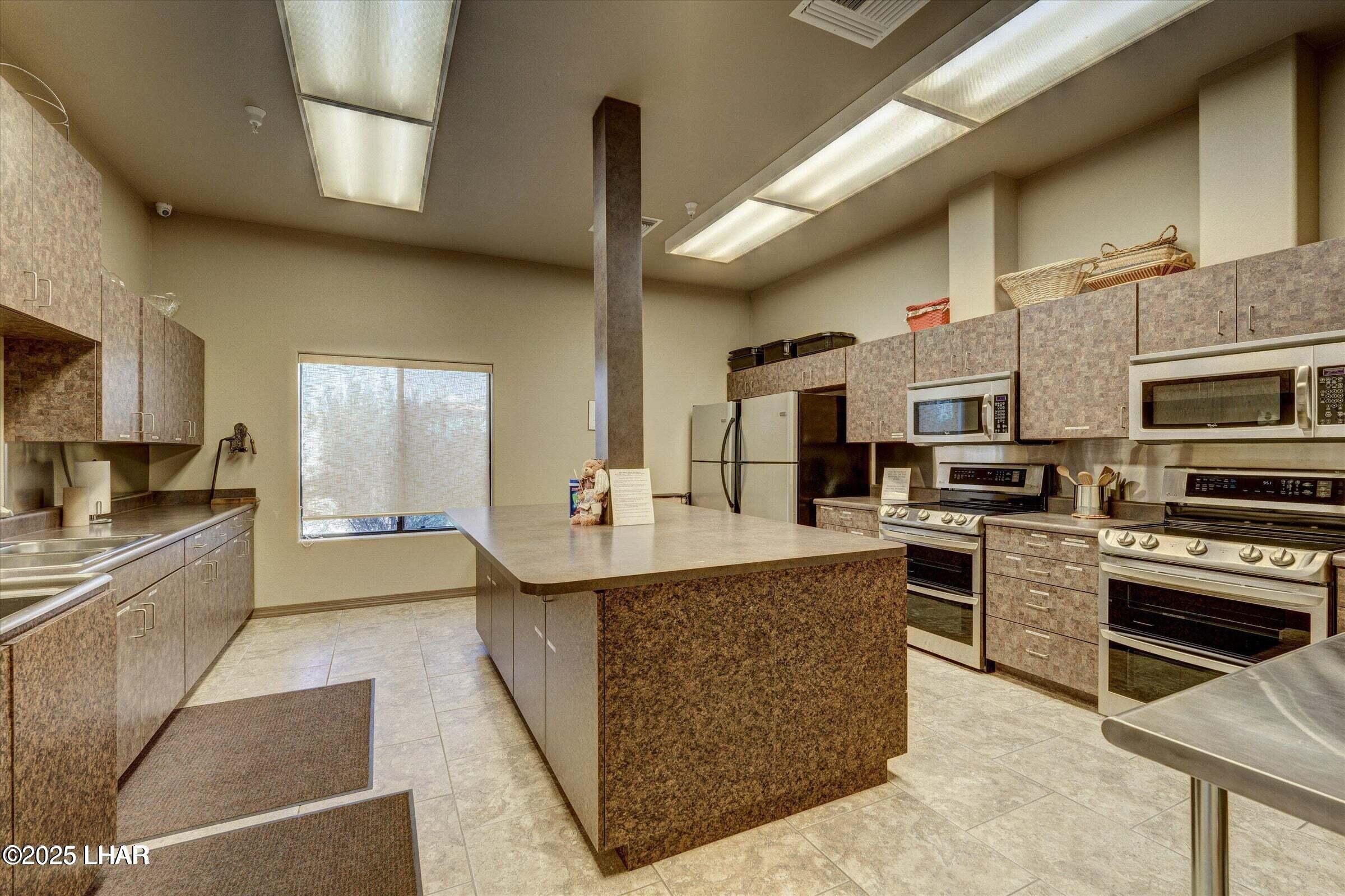 1905 Victoria Farms Road, Unit 330 Lake Havasu City, AZ 86404 - Photo 33 of 39 z4