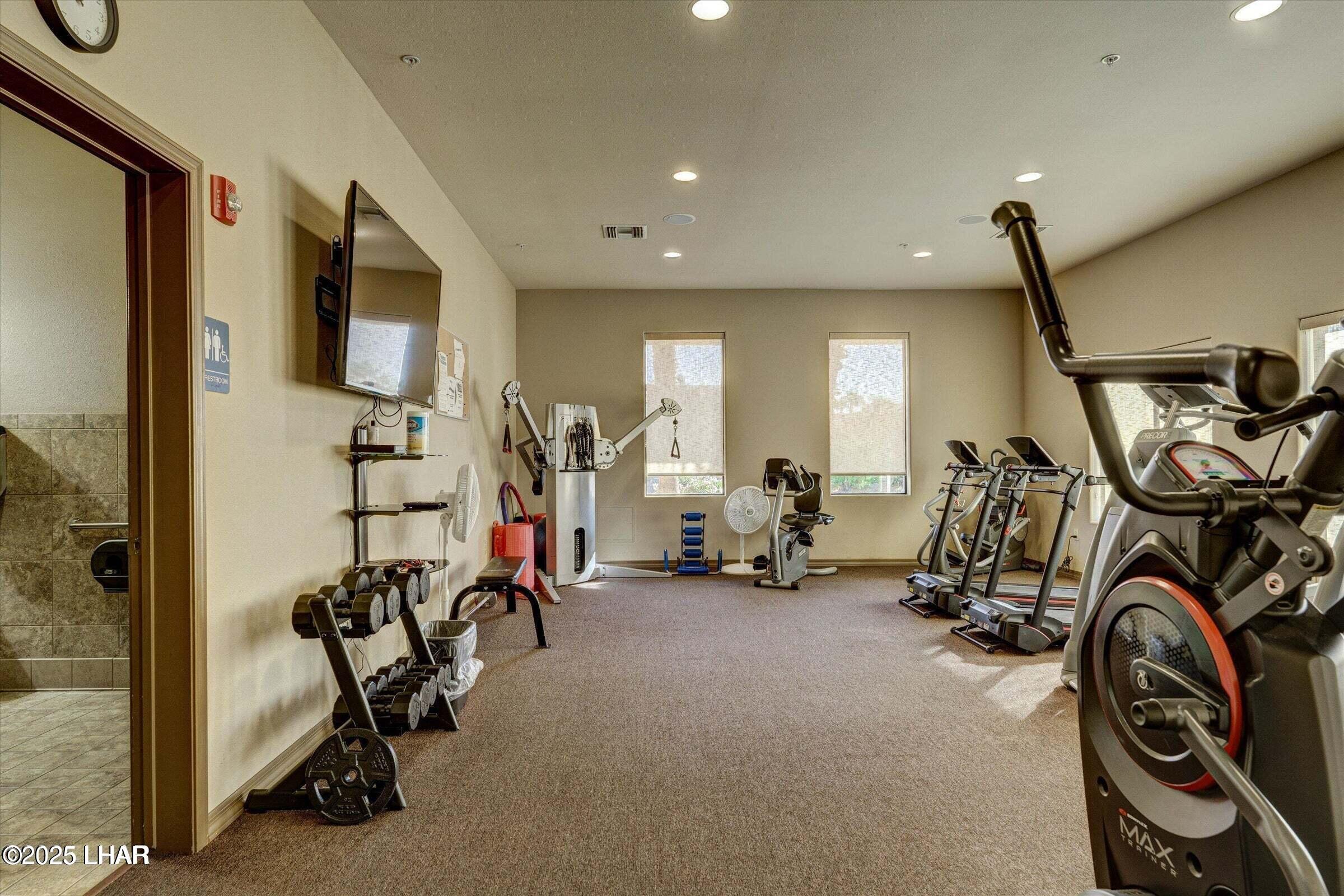 1905 Victoria Farms Road, Unit 330 Lake Havasu City, AZ 86404 - Photo 37 of 39 z8