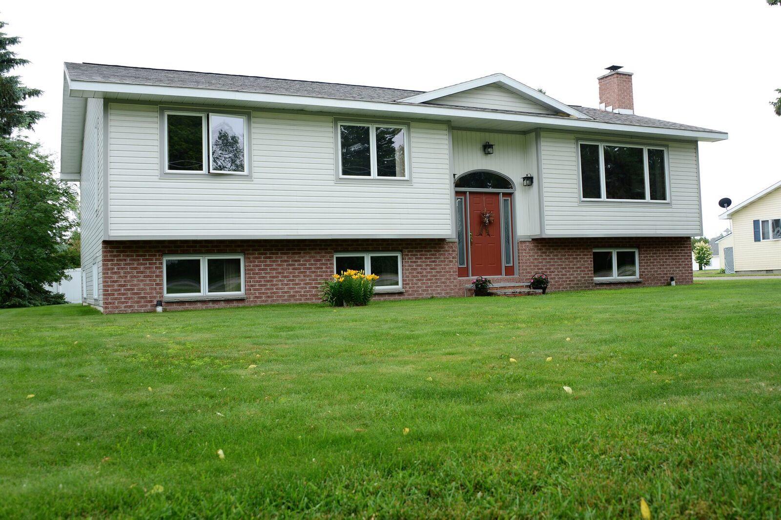 303 Mission Road Sault Ste. Marie, MI 49783 - Photo 93 of 97 Gallery Image 93