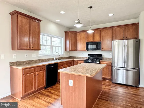 $2,800 | 101 Pelican Cove, Stafford, VA 22554