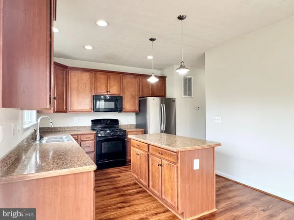 $2,800 | 101 Pelican Cove, Stafford, VA 22554