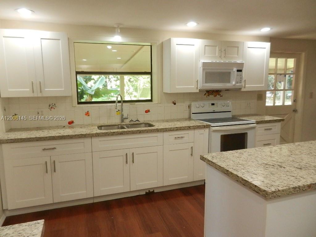 18950 Southwest 240th Street Homestead, FL 33031 - Photo 6 of 12