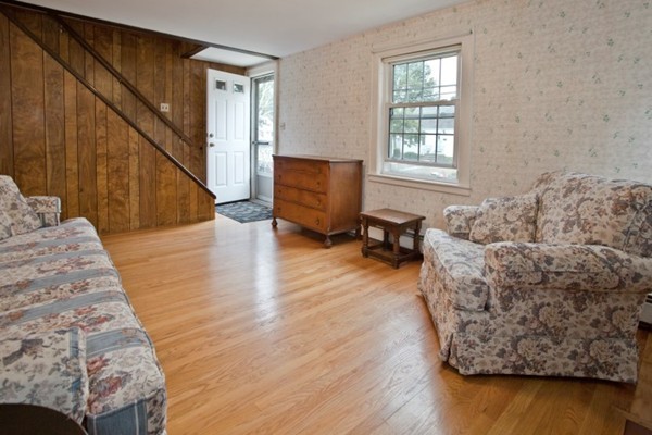 16 Rainbow Road Peabody, MA 01960 - Photo 3 of 22 Gallery Image 3