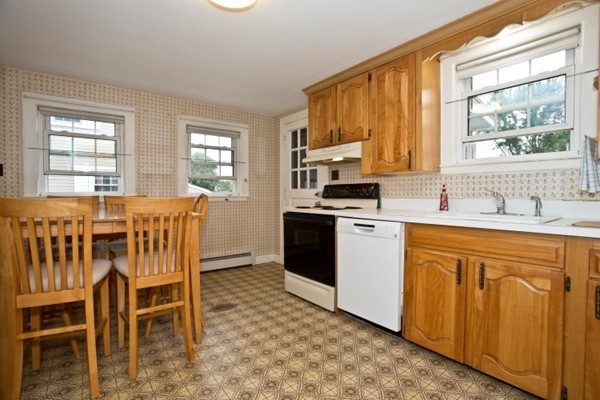 16 Rainbow Road Peabody, MA 01960 - Photo 7 of 22 Gallery Image 7