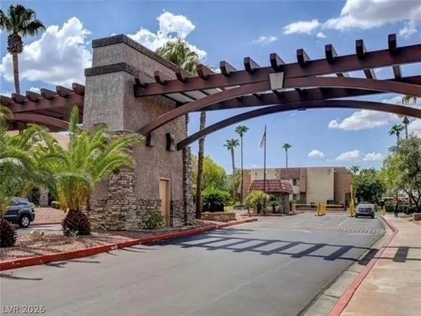 $1,750 | 5044 River Glen Drive, Unit 148, Las Vegas, NV 89103