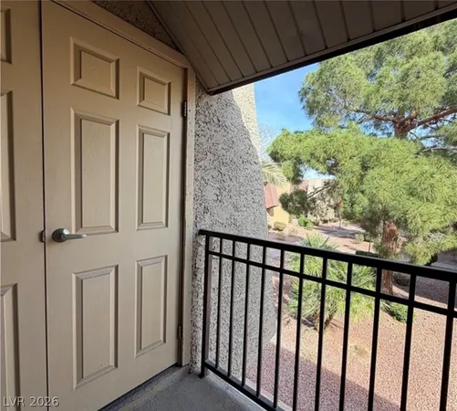 $1,750 | 5044 River Glen Drive, Unit 148, Las Vegas, NV 89103